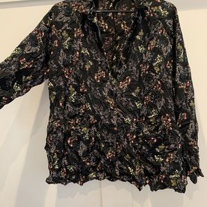 Comfy USA pocket button flower blouse